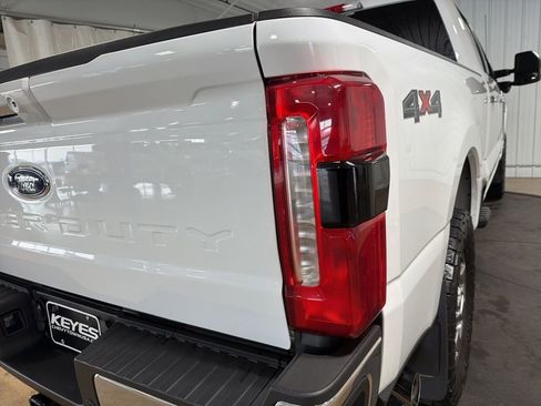 Used 2023 Ford F250 Lariat w/ Lariat Ultimate Package AWD/4WD image 14