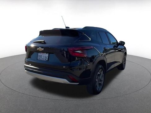 Used 2025 Chevrolet Trax LT image 15