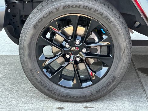 Used 2023 Jeep Wrangler Unlimited Sahara AWD/4WD image 24
