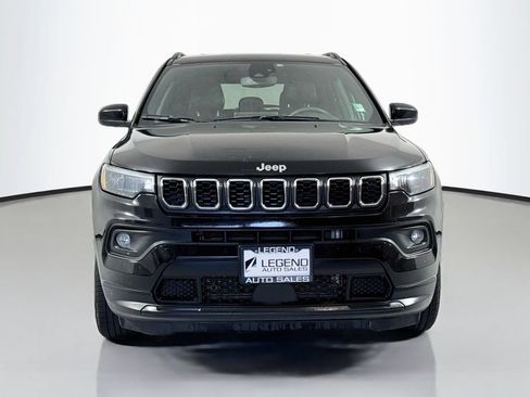 Used 2024 Jeep Compass Latitude AWD/4WD image 2