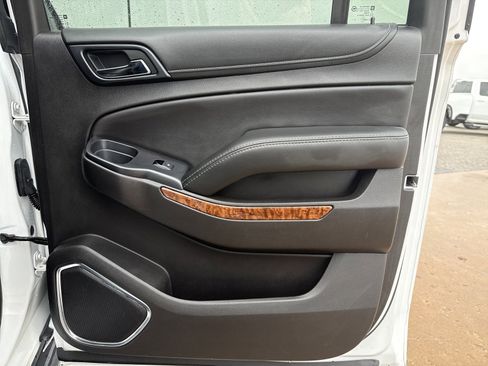 Used 2017 Chevrolet Suburban Premier image 25