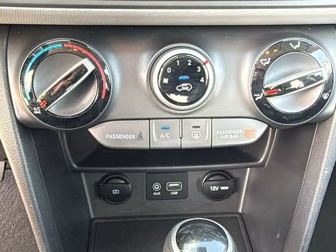 Used 2021 Hyundai Kona SE FWD image 28