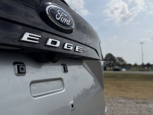Used 2024 Ford Edge SEL w/ Convenience Package AWD/4WD image 10