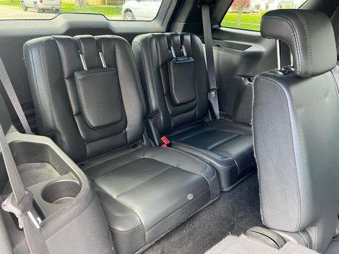 Used 2015 Ford Explorer XLT w/ Equipment Group 202B AWD/4WD image 18