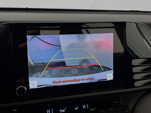 Used 2025 Toyota Camry SE image 28