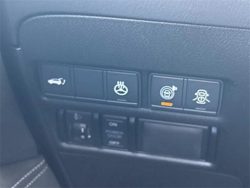 Used 2019 Nissan Armada Platinum w/ Captain's Chairs Package image 31