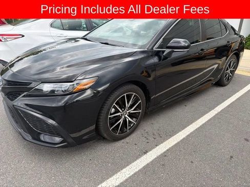 Used 2023 Toyota Camry SE FWD image 9