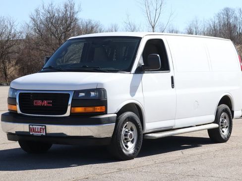 Used 2017 GMC Savana 2500 image 4