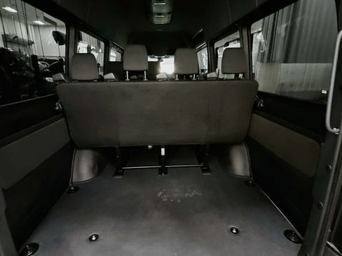 Used 2025 Mercedes-Benz Sprinter 2500 image 25