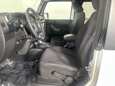 Used 2013 Jeep Wrangler Sport AWD/4WD image 13