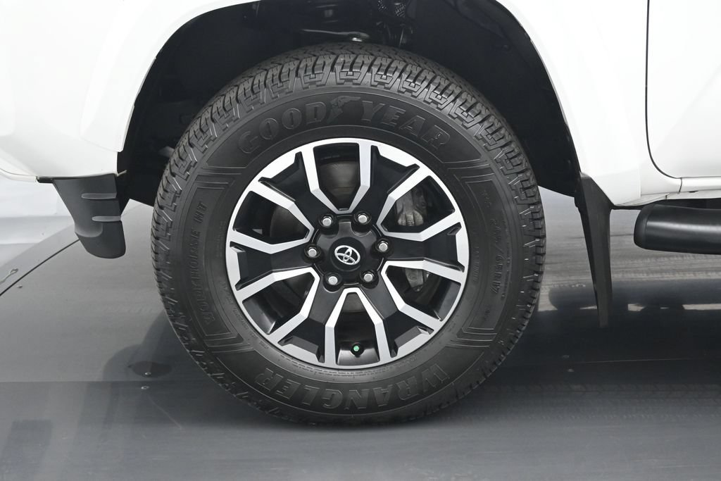 Used 2023 Toyota Tacoma TRD Sport w/ Black Out Package (TMS) AWD/4WD image 24