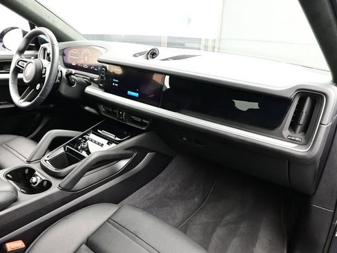 New 2025 Porsche Cayenne S AWD/4WD image 20