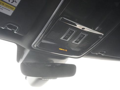 Used 2021 Land Rover Range Rover Sport HST image 16