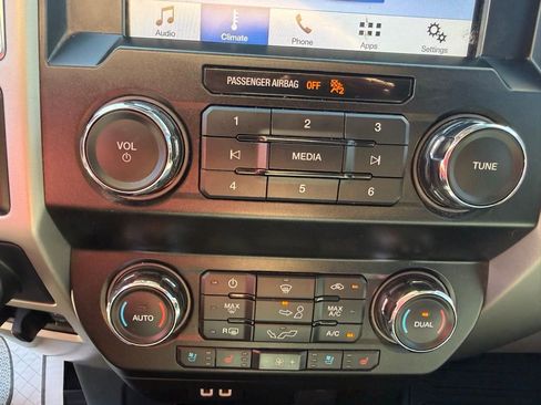 Used 2019 Ford F150 Lariat w/ Equipment Group 501A Mid image 26