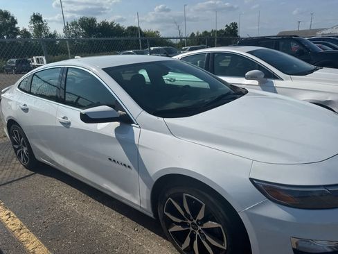 Used 2022 Chevrolet Malibu RS FWD image 9
