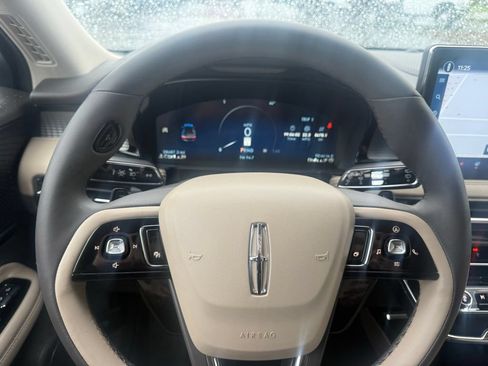 Used 2023 Lincoln Corsair AWD w/ Equipment Group 101A image 3