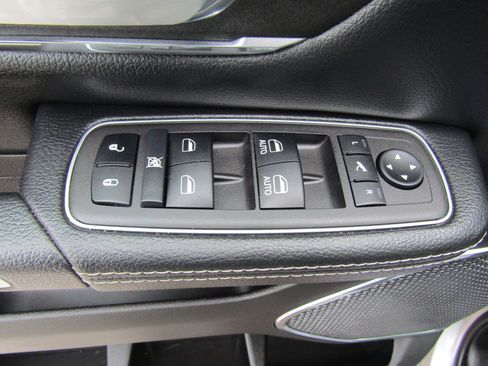 Used 2024 RAM 1500 Laramie image 21