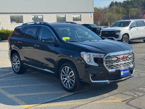 Used 2022 GMC Terrain Denali w/ Denali Premium Package AWD/4WD image 8