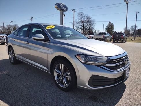 Used 2024 Volkswagen Jetta SE image 7