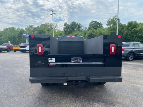 New 2026 Ford F550 4x4 Crew Cab image 9