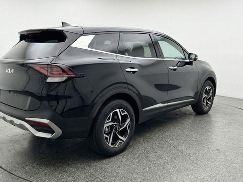 Used 2025 Kia Sportage LX image 9
