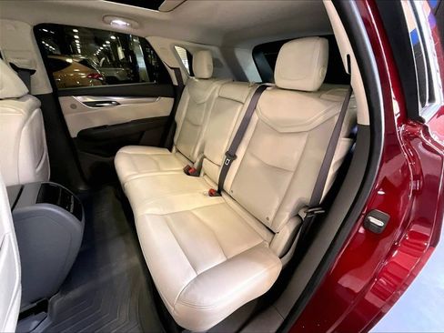 Used 2017 Cadillac XT5 Luxury w/ Driver Awareness Package AWD/4WD image 15