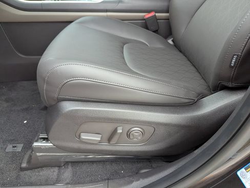 New 2026 Kia Carnival FWD image 21