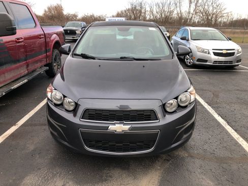 Used 2013 Chevrolet Sonic LT image 2