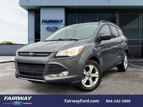 Used 2015 Ford Escape SE w/ Equipment Group 201A image 1