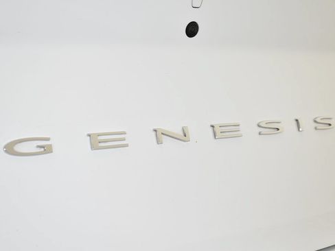 Used 2025 Genesis G70 2.5T AWD/4WD image 10