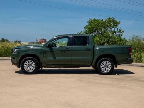 Used 2022 Nissan Frontier SV RWD image 5