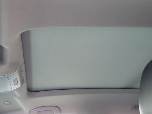 Used 2022 Volkswagen Atlas SEL Premium image 14