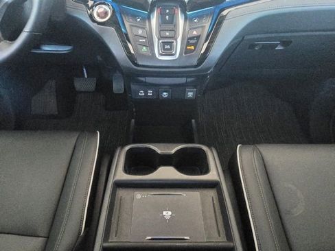 Certified 2025 Honda Odyssey Touring image 15