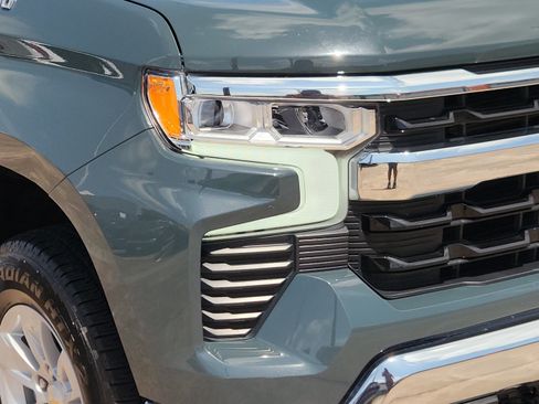 Certified 2025 Chevrolet Silverado 1500 LT AWD/4WD image 10