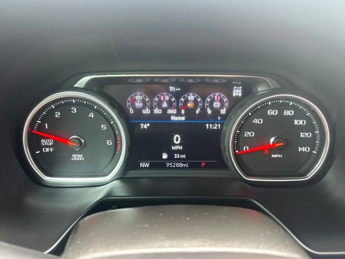 Used 2021 Chevrolet Tahoe Z71 w/ Z71 Off-Road Package AWD/4WD image 26