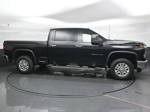 Used 2024 Chevrolet Silverado 2500 LTZ w/ LTZ Convenience Package AWD/4WD image 4