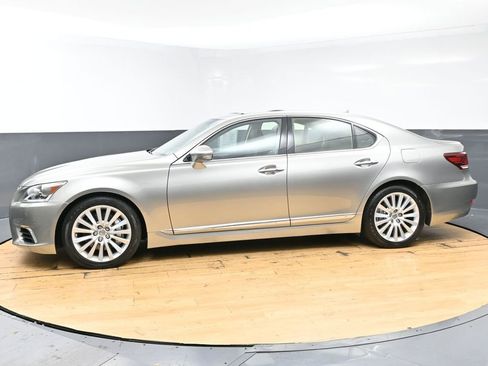 Used 2017 Lexus LS 460 AWD image 6