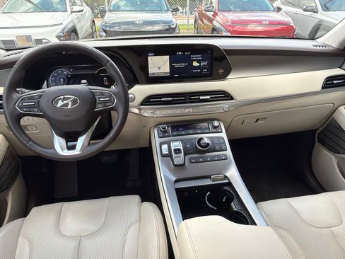 Used 2020 Hyundai Palisade Limited FWD image 2