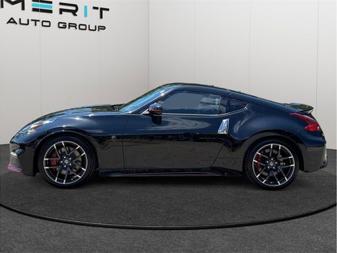 Used 2019 Nissan 370Z NISMO RWD image 5