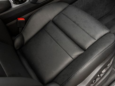 Certified 2024 Porsche Cayenne AWD/4WD image 44