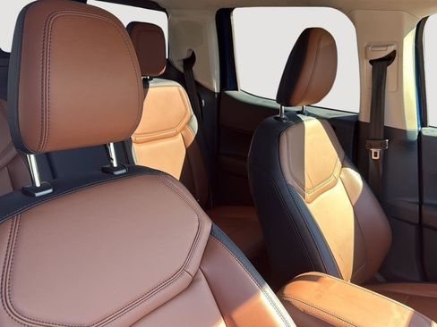 Used 2023 Ford Maverick Lariat image 4