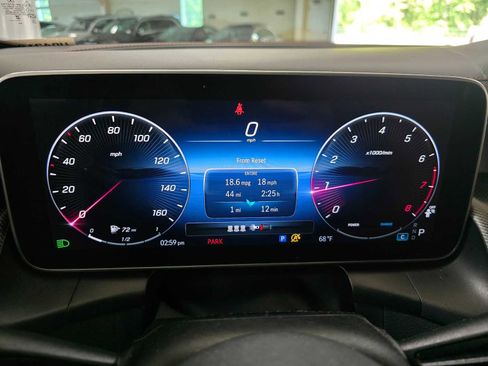 Used 2024 Mercedes-Benz GLC 300 4MATIC image 35
