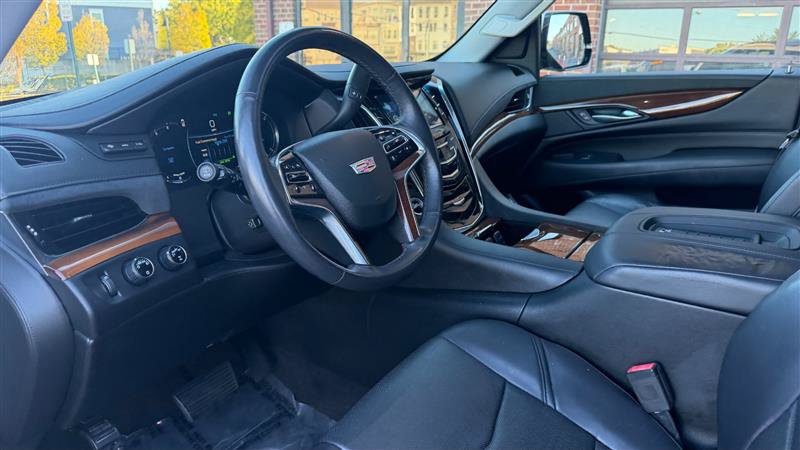 Used 2017 Cadillac Escalade ESV Luxury AWD/4WD image 26