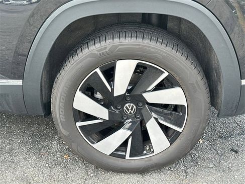 Certified 2025 Volkswagen Atlas Cross Sport SEL image 20