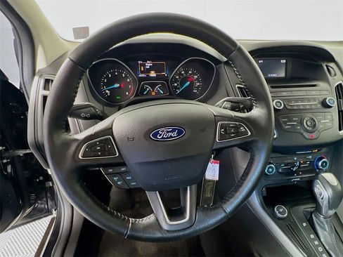 Used 2015 Ford Focus SE image 11