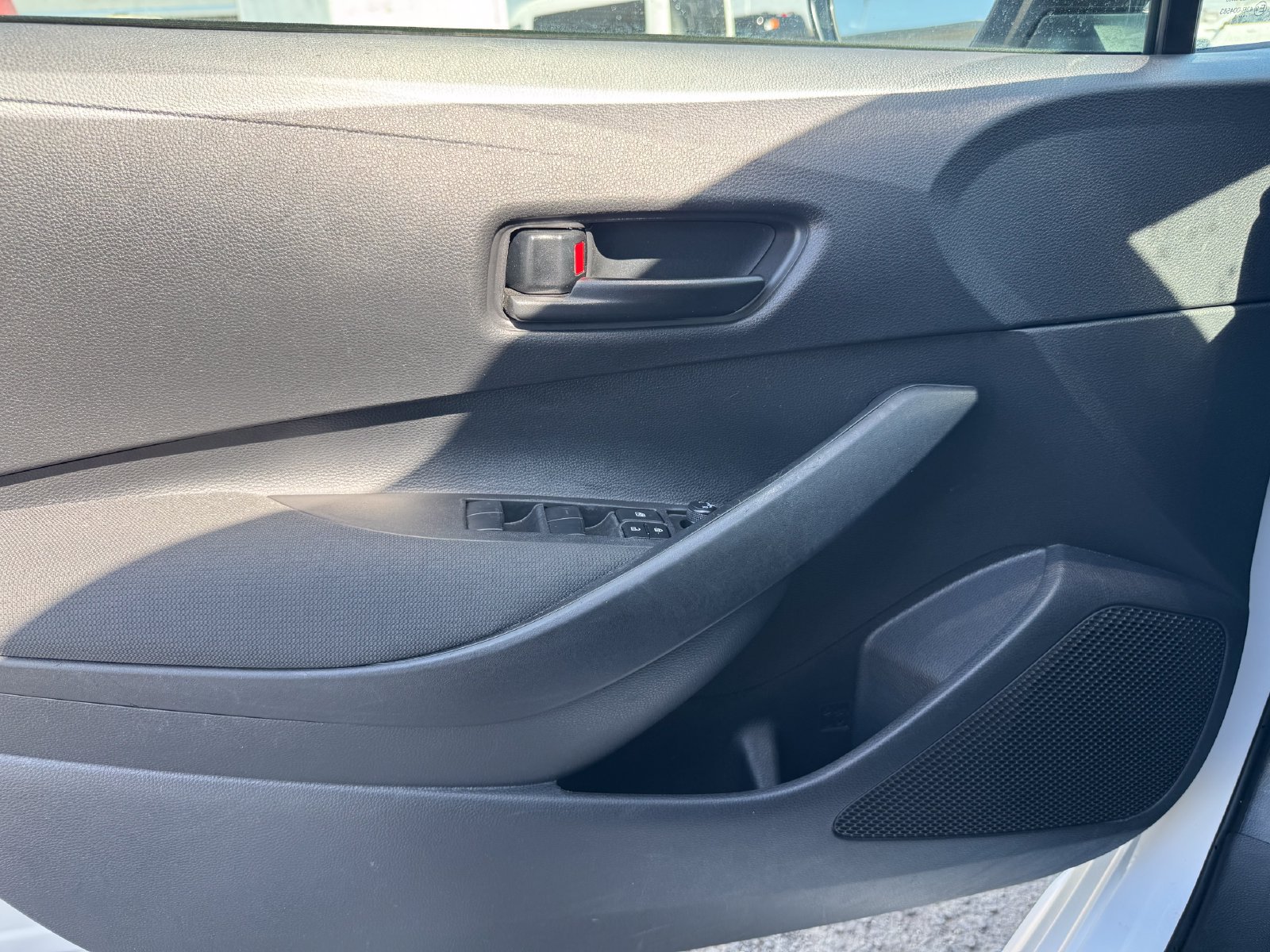 Used 2025 Toyota Corolla LE FWD image 11