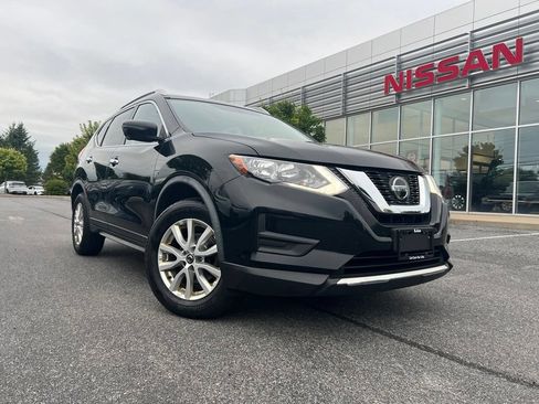 Used 2018 Nissan Rogue SV w/ Sun & Sound Touring Package AWD/4WD image 4