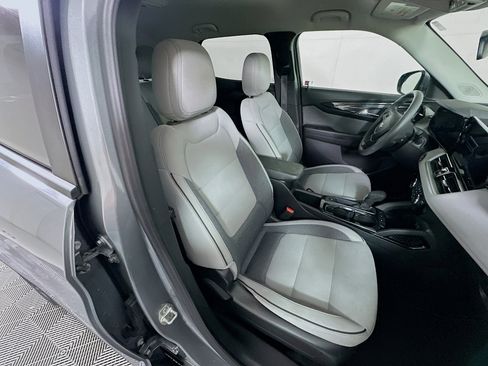 Used 2025 Chevrolet TrailBlazer LT image 30