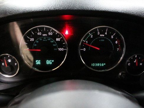 Used 2015 Jeep Wrangler Sport image 21