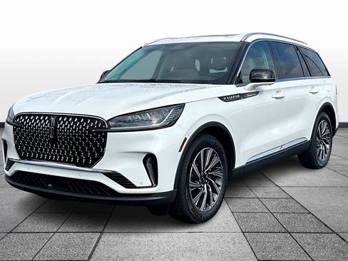 New 2026 Lincoln Aviator 2WD image 2